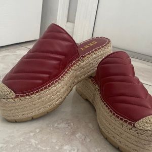 LIKE NEW RED DKNY PLATFORM ESPADRILLES